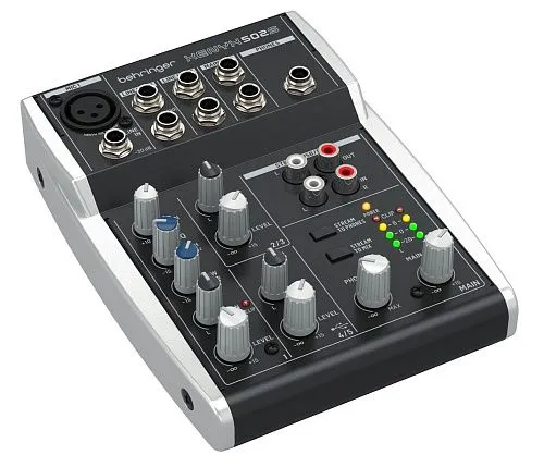 Behringer XENYX 502S Микшерный пульт.