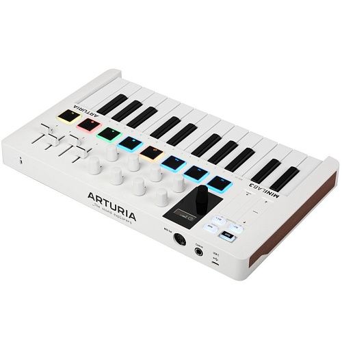 Arturia MiniLab 3 MIDI-клавиатура.