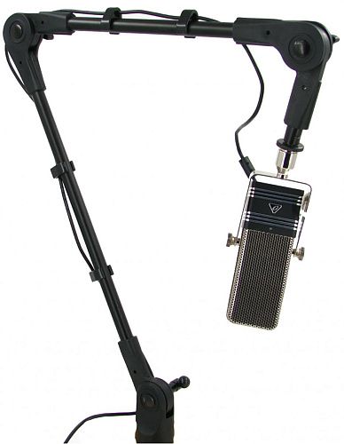 Soundking SD146 Микрофонная стойка настольная.